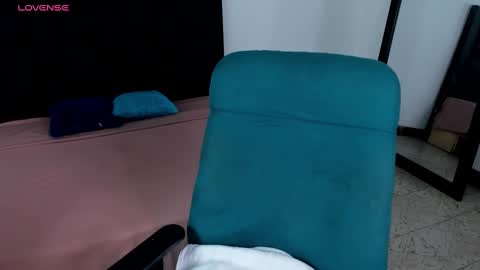 Snapshot of maia_davies chatting on 9, 12, 2024 Maia online show from 9, 12, 2024