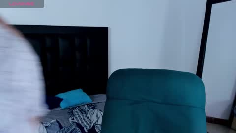 Snapshot of maia_davies chatting on 10, 12, 2024 Maia online show from 10, 12, 2024