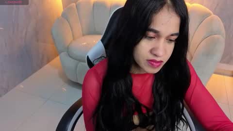 Snapshot of maia_tx chatting on 6, 11, 2025 Online 800 to 1400 online show from 6, 11, 2025