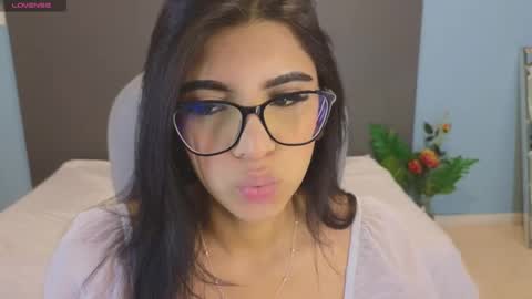 Snapshot of maiaa_ruiz chatting on 8, 9, 2025 Maiaa Ruiz online show from 8, 9, 2025