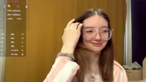 Snapshot of maidacompston chatting on 24, 10, 2025 Elina online show from 24, 10, 2025