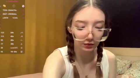 Snapshot of maidacompston chatting on 25, 10, 2025 Elina online show from 25, 10, 2025