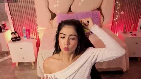 maiily_tay online show from 7, 2, 2026