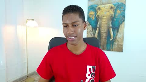 Snapshot of maiki18 chatting on 18, 10, 2025 I am Maik online show from 18, 10, 2025