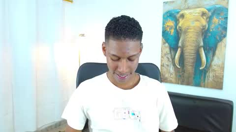 Snapshot of maiki18 chatting on 11, 11, 2025 I am Maik online show from 11, 11, 2025