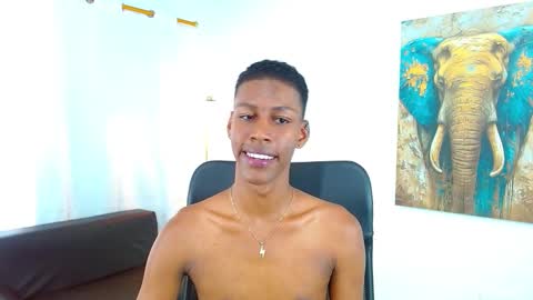 Snapshot of maiki18 chatting on 26, 11, 2025 I am Maik online show from 26, 11, 2025