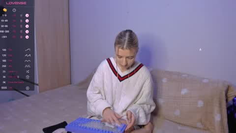 Snapshot of mailin_harrington chatting on 17, 12, 2024 Your kitty online show from 17, 12, 2024