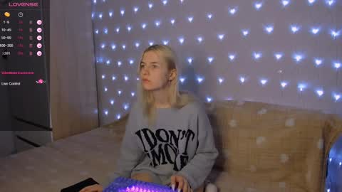 Snapshot of mailin_harrington chatting on 11, 2, 2025 Your kitty online show from 11, 2, 2025