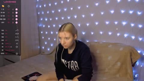 Snapshot of mailin_harrington chatting on 8, 3, 2025 Your kitty online show from 8, 3, 2025