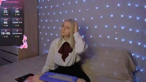 Snapshot of mailin_harrington chatting on 17, 9, 2025 Your kitty online show from 17, 9, 2025