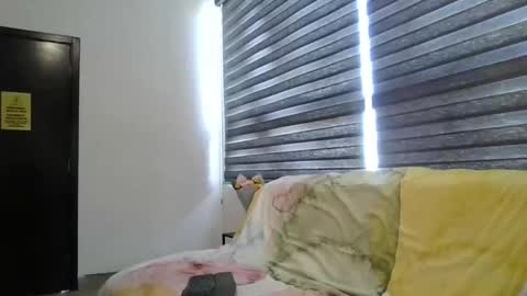 Snapshot of mainlypov chatting on 24, 10, 2025 mainlypov online show from 24, 10, 2025