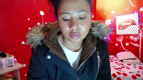 Snapshot of maite_loves chatting on 18, 10, 2025 Maite online show from 18, 10, 2025