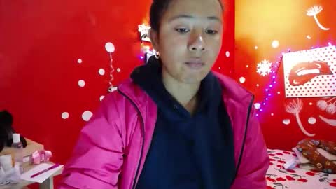 Snapshot of maite_loves chatting on 23, 10, 2025 Maite online show from 23, 10, 2025