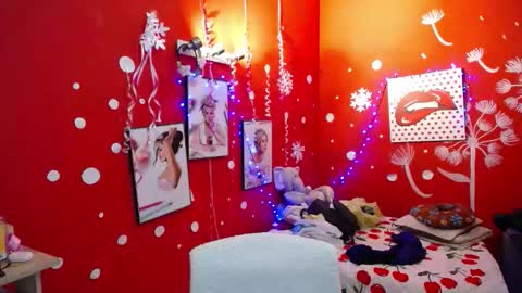 Snapshot of maite_loves chatting on 28, 10, 2025 Maite online show from 28, 10, 2025