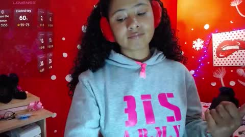 Snapshot of maite_loves chatting on 7, 11, 2025 Maite online show from 7, 11, 2025