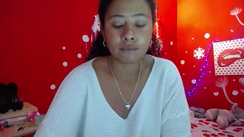 Snapshot of maite_loves chatting on 10, 11, 2025 Maite online show from 10, 11, 2025