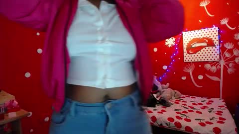 Snapshot of maite_loves chatting on 14, 11, 2025 Maite online show from 14, 11, 2025