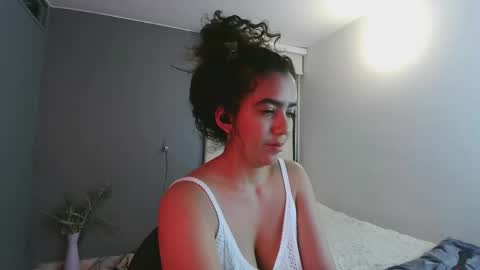   Lauu online show from 8, 3, 2025