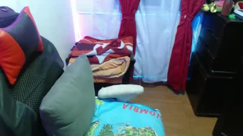 Snapshot of maitte_22 chatting on 6, 2, 2025 Hello friends Im on another account online show from 6, 2, 2025