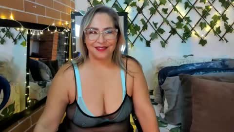 maja_hills online show from 7, 3, 2025