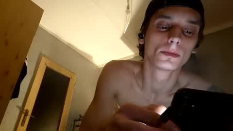 majlosustik online show from 4, 12, 2024