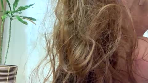 Snapshot of makemedanc chatting on 12, 2, 2026 makemedanc online show from 12, 2, 2026