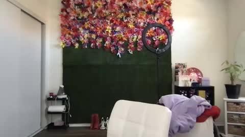 Snapshot of makeouthilldani chatting on 9, 3, 2025 hokulani online show from 9, 3, 2025