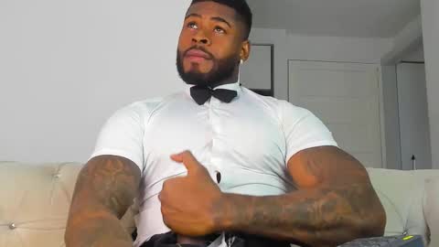 Snapshot of makonneen chatting on 7, 11, 2025 Makonnen online show from 7, 11, 2025