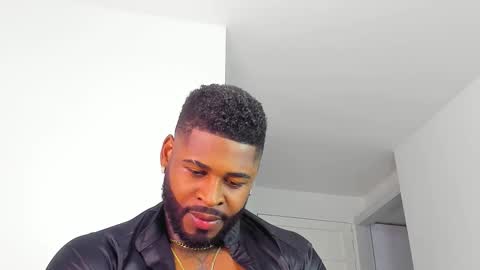 Snapshot of makonneen chatting on 17, 11, 2025 Makonnen online show from 17, 11, 2025