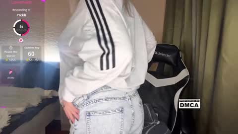 Snapshot of maksisisia chatting on 18, 11, 2025 maksisisia online show from 18, 11, 2025