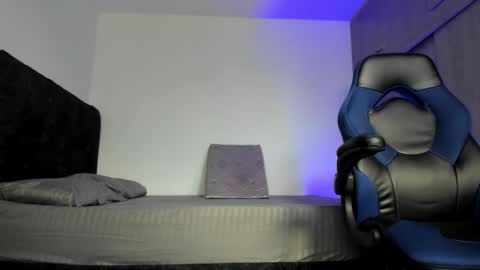 Snapshot of male_pussy chatting on 20, 10, 2025 ADAM online show from 20, 10, 2025