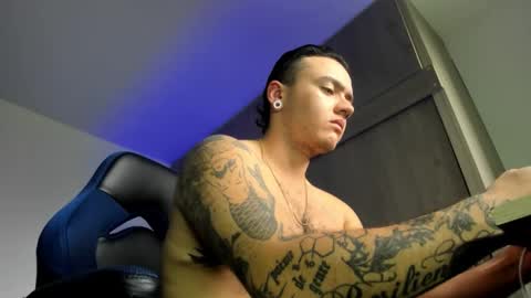 Snapshot of male_pussy chatting on 30, 10, 2025 ADAM online show from 30, 10, 2025