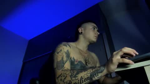 Snapshot of male_pussy chatting on 9, 11, 2025 ADAM online show from 9, 11, 2025