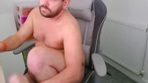 malecamslave18 online show from 5, 11, 2025