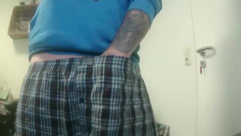 malekit_79 online show from 24, 11, 2025