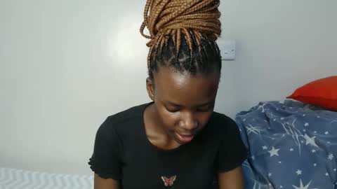 Snapshot of malia_latifa chatting on 1, 11, 2025 lati online show from 1, 11, 2025