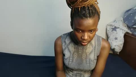 Snapshot of malia_latifa chatting on 15, 11, 2025 lati online show from 15, 11, 2025