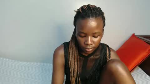 Snapshot of malia_latifa chatting on 16, 11, 2025 lati online show from 16, 11, 2025