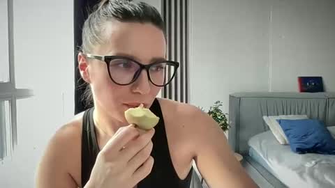 malina568708 online show from 11, 3, 2025