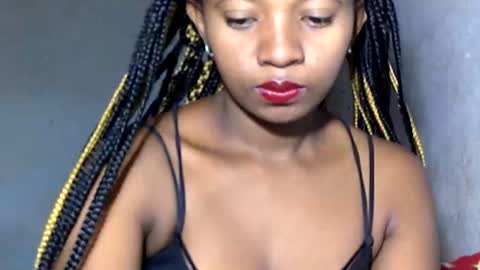 malinah01 online show from 6, 1, 2025
