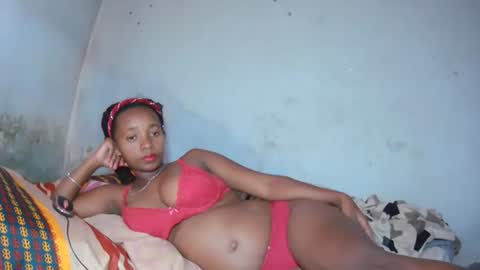 malinah01 online show from 16, 9, 2025