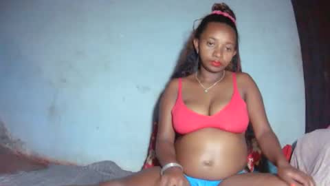 malinah01 online show from 22, 9, 2025