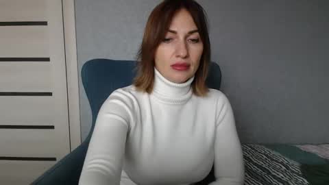 Snapshot of mallinia chatting on 2, 12, 2024 mallinia online show from 2, 12, 2024