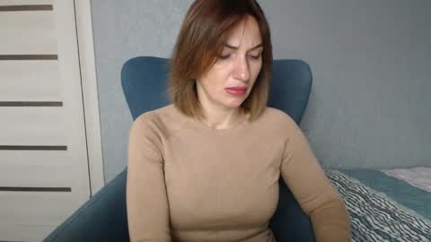 Snapshot of mallinia chatting on 4, 12, 2024 mallinia online show from 4, 12, 2024