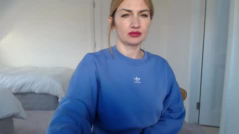 Snapshot of mallinia chatting on 4, 2, 2025 mallinia online show from 4, 2, 2025