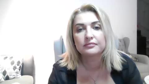 Snapshot of malorine chatting on 16, 11, 2025 malorine online show from 16, 11, 2025