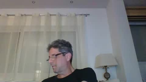 Snapshot of man211172 chatting on 15, 11, 2025 man211172 online show from 15, 11, 2025