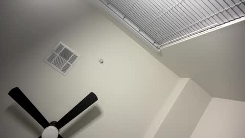 Snapshot of mandingoomann5 chatting on 17, 10, 2025 MandingooMann online show from 17, 10, 2025