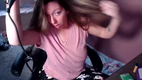 Snapshot of mandybabyxxx chatting on 28, 10, 2025 MandyBabyXXX online show from 28, 10, 2025