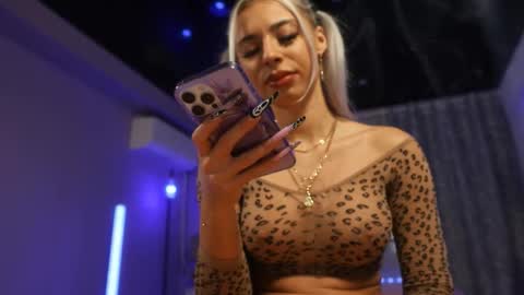 Snapshot of mandypeas chatting on 9, 10, 2025 Anto Lovense is Active My pleasure is in your hands Private is Open online show from 9, 10, 2025